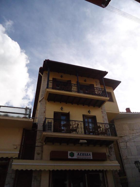 Kazas Luxury Apartment Dimitsana Bagian luar foto