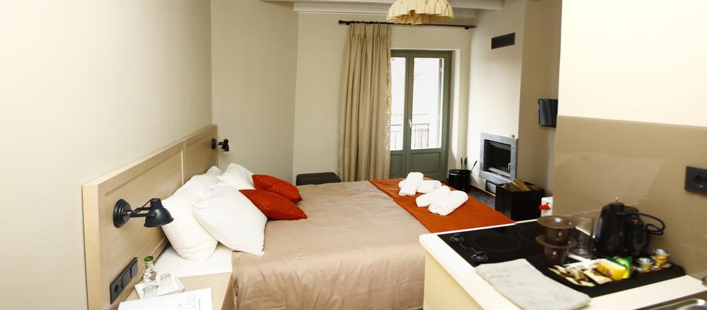 Kazas Luxury Apartment Dimitsana Bagian luar foto