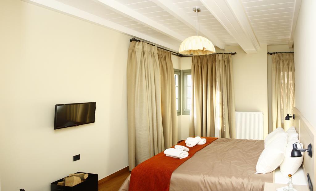 Kazas Luxury Apartment Dimitsana Bagian luar foto